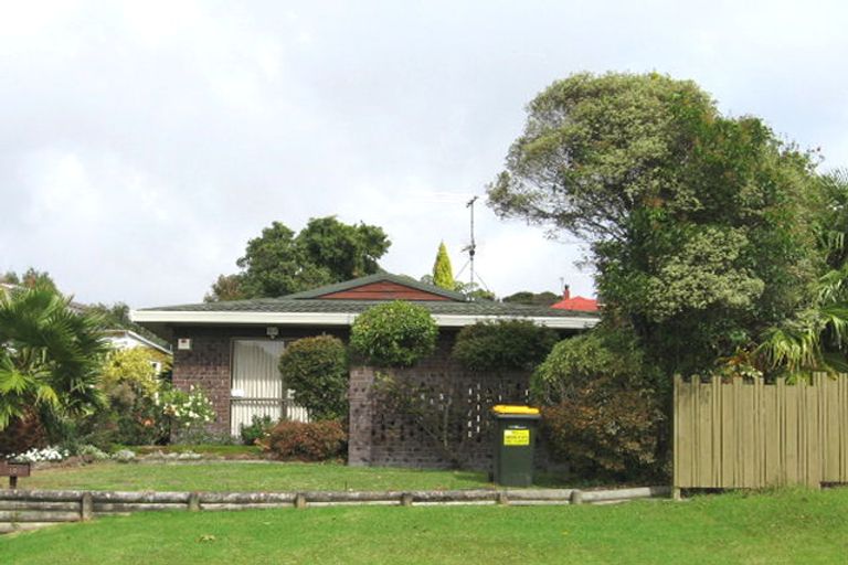 Photo of property in 1/101 Colwill Road, Massey, Auckland, 0614