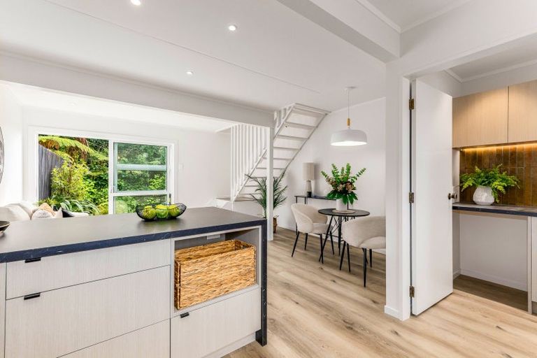 Photo of property in 5/29 Main Road, Tawa, Wellington, 5028