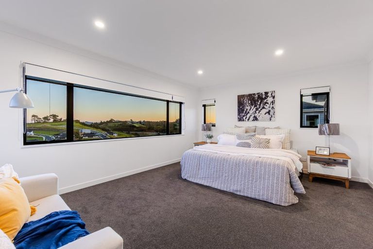 Photo of property in 39 Davey Crescent, Orewa, 0931