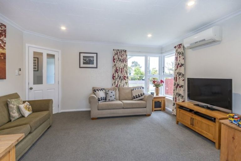 Photo of property in 95 Kendal Avenue, Burnside, Christchurch, 8053