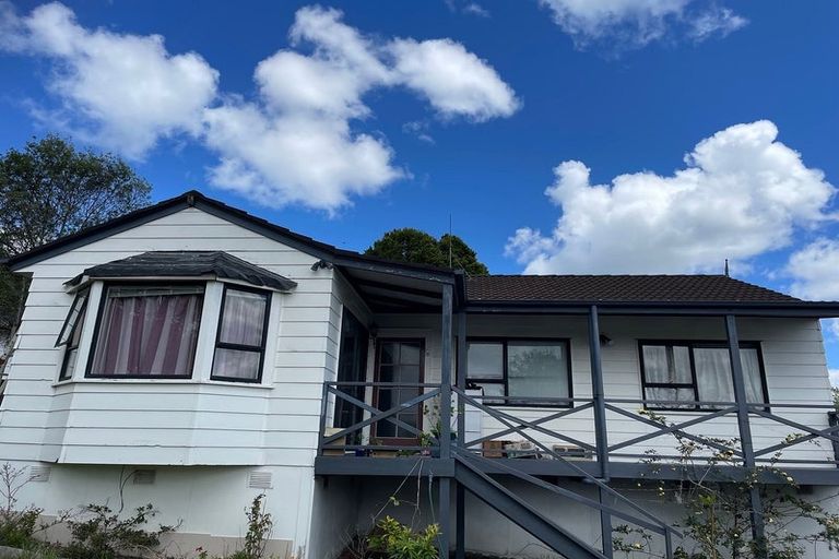 Photo of property in 30 Santiago Crescent, Unsworth Heights, Auckland, 0632