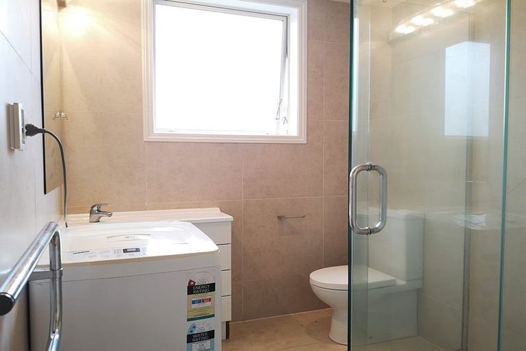 Photo of property in 5 Kilkelly Avenue, Pinehill, Auckland, 0632