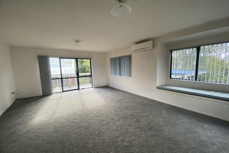 Photo of property in 9 Bridge Avenue, Te Atatu South, Auckland, 0610