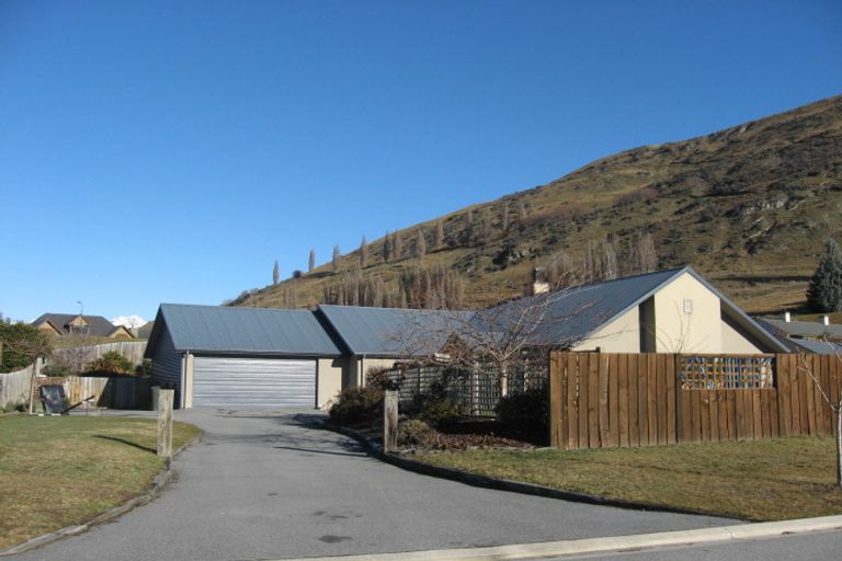 Photo of property in 13 Wellswood Way, Lower Shotover, Queenstown, 9371