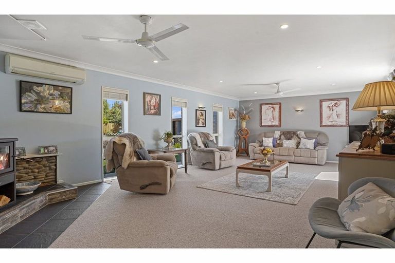 Photo of property in 8 Gerald Beattie Lane, Rangiora, 7400