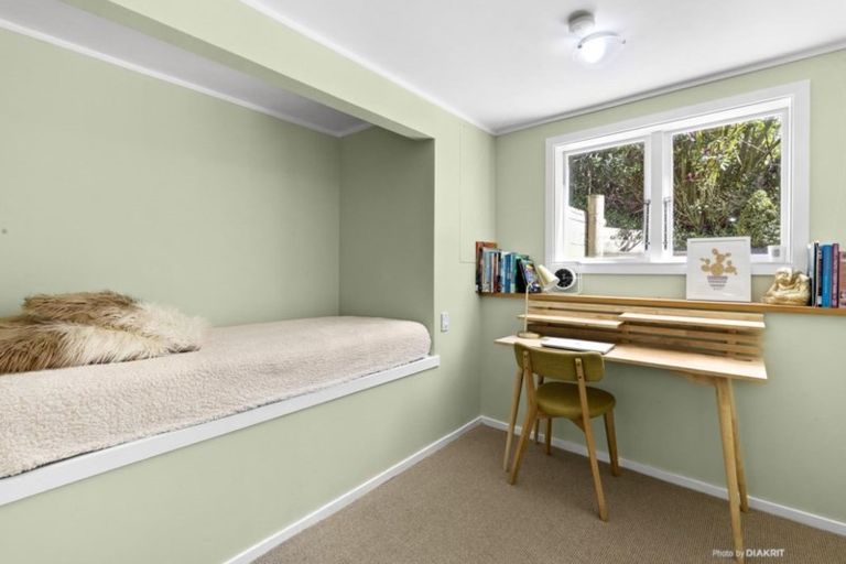 Photo of property in 96 Sidlaw Street, Strathmore Park, Wellington, 6022