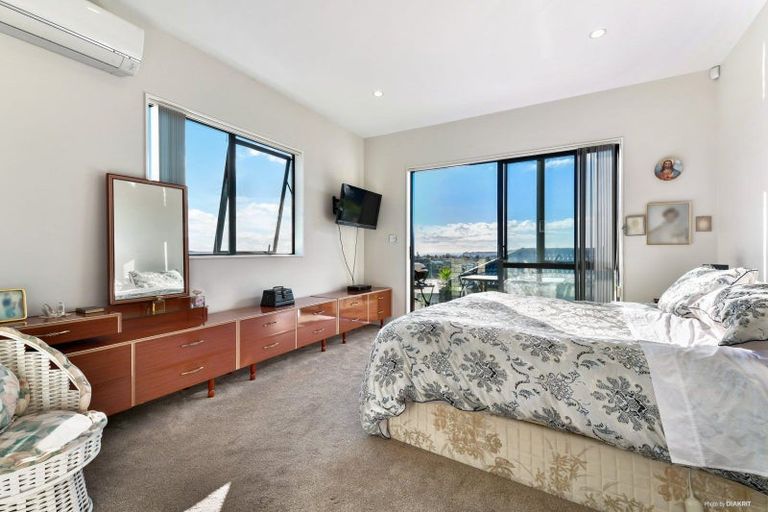 Photo of property in 21 Woodridge Drive, Stanmore Bay, Whangaparaoa, 0932