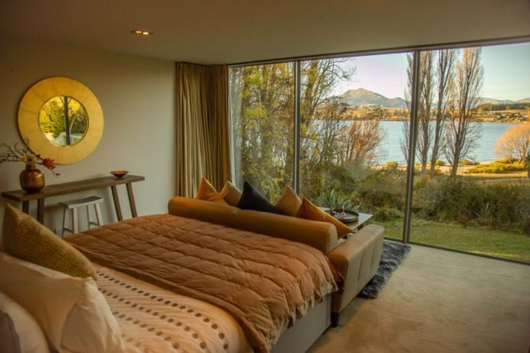 Photo of property in 10 Tapley Paddock, Wanaka, 9305