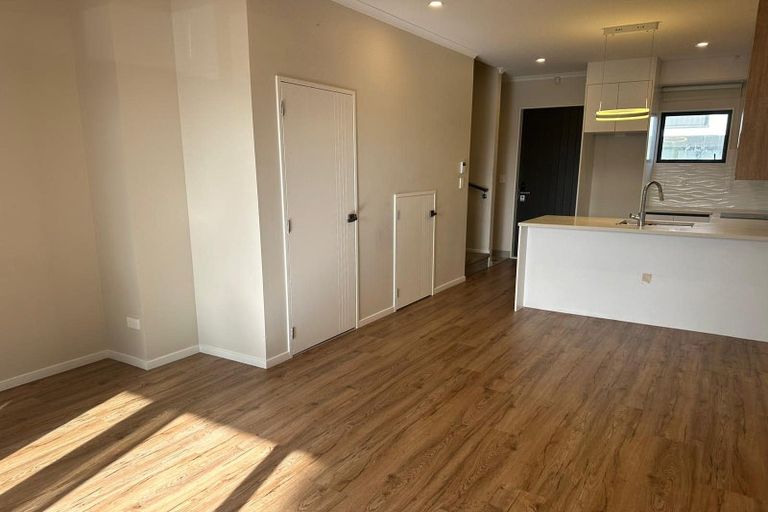 Photo of property in 3/66 Swanson Road, Henderson, Auckland, 0610