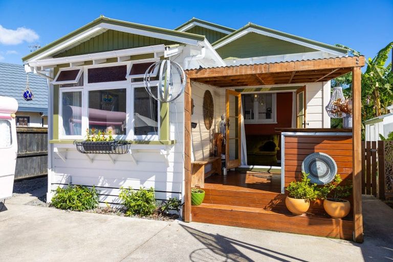 Photo of property in 63 Ferry Road, Clive, 4102