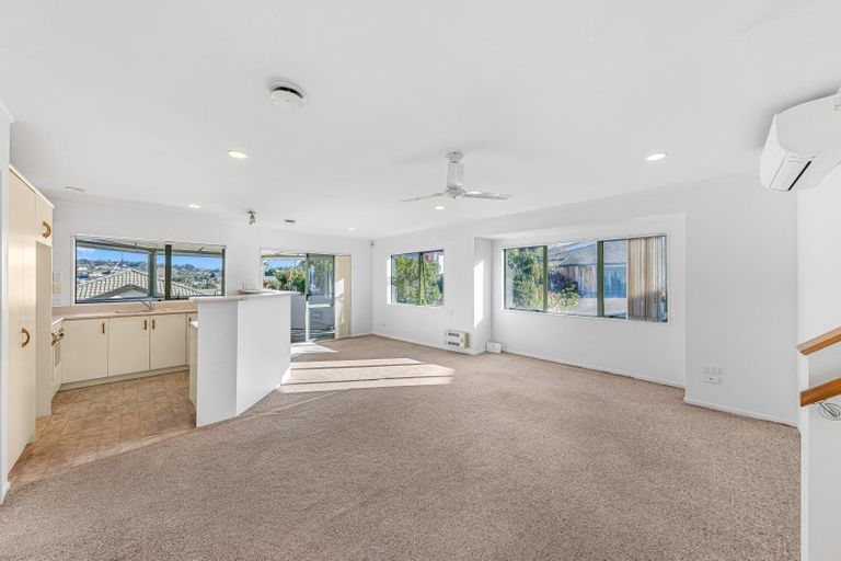 Photo of property in 6 Palmgreen Court, Stanmore Bay, Whangaparaoa, 0932
