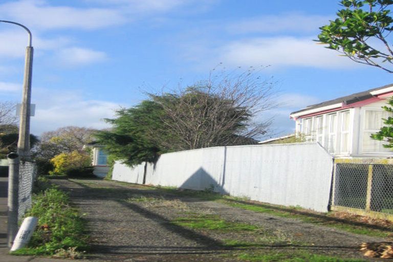 Photo of property in 21 Montrose Place, Takaro, Palmerston North, 4412