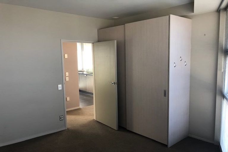Photo of property in Summit Apartments, 9/184 Molesworth Street, Thorndon, Wellington, 6011