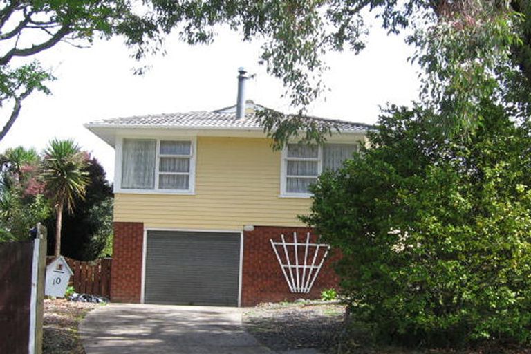Photo of property in 10 Thornlow Street, Glendene, Auckland, 0602
