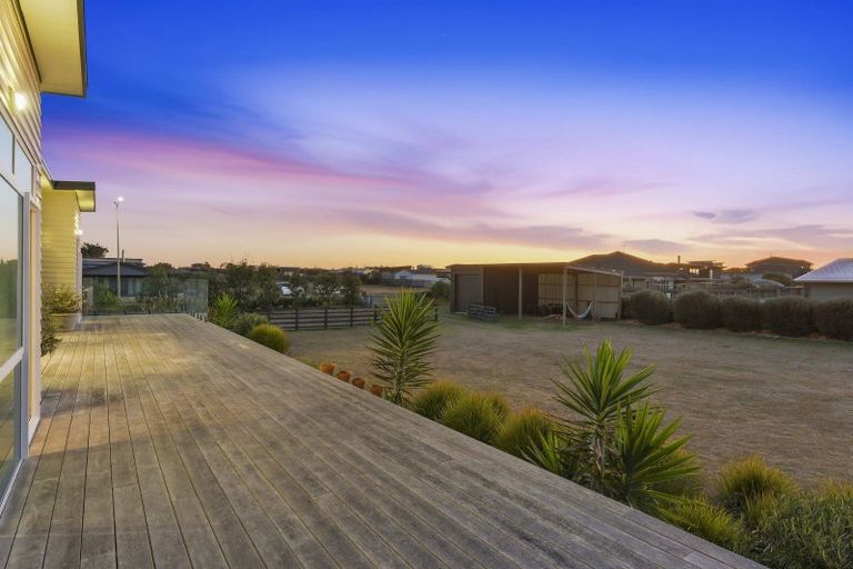 Photo of property in 246 Park Avenue, Waitarere Beach, Levin, 5510