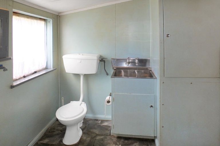 Photo of property in 46 Signal Street, Foxton Beach, Foxton, 4815