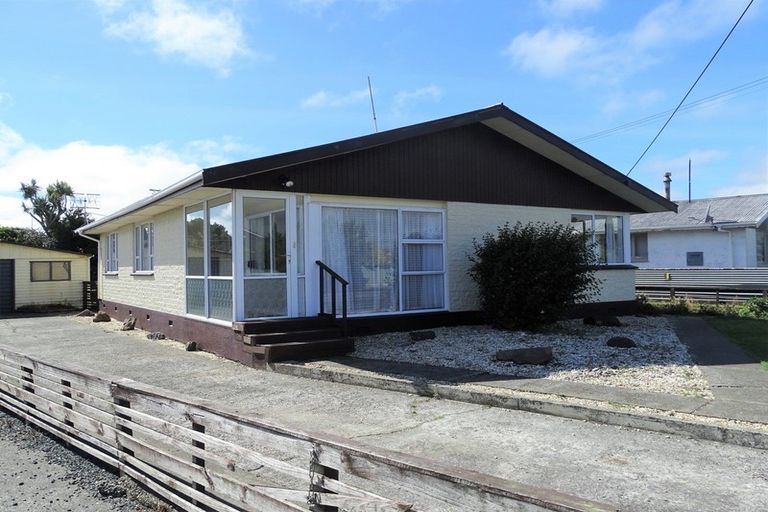 Photo of property in 52 Dipton Street, Kingswell, Invercargill, 9812
