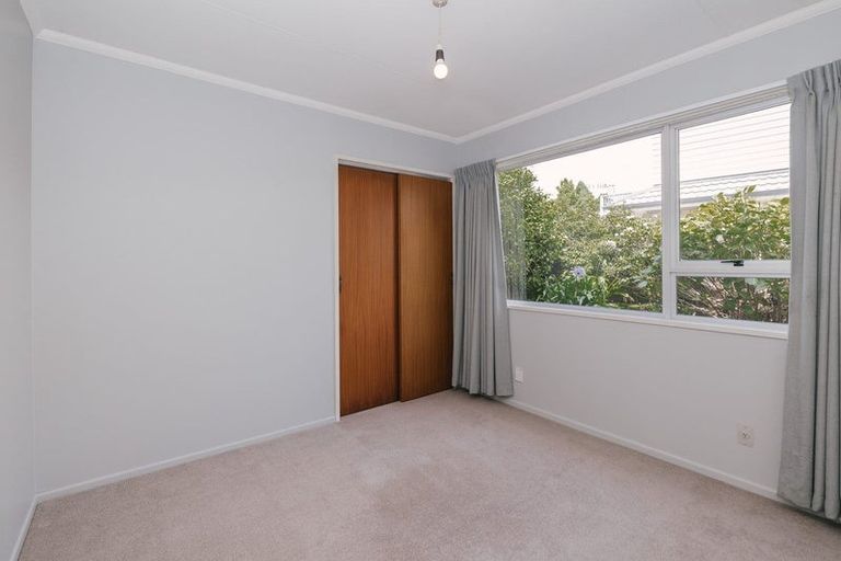 Photo of property in 53 Wikiriwhi Crescent, Awapuni, Palmerston North, 4412