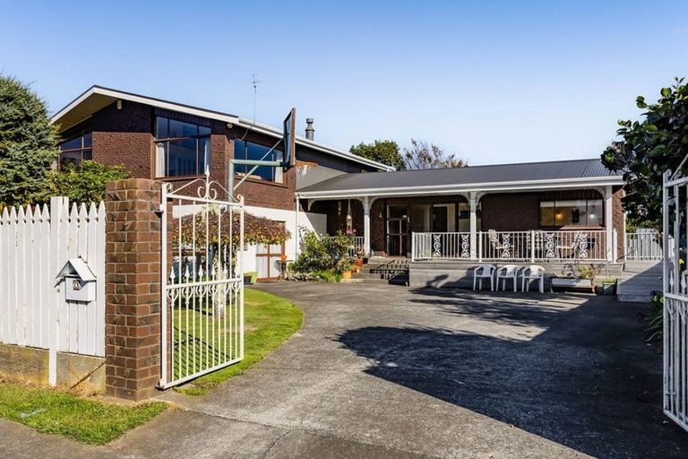 Photo of property in 71 Fantham Street, Hawera, 4610