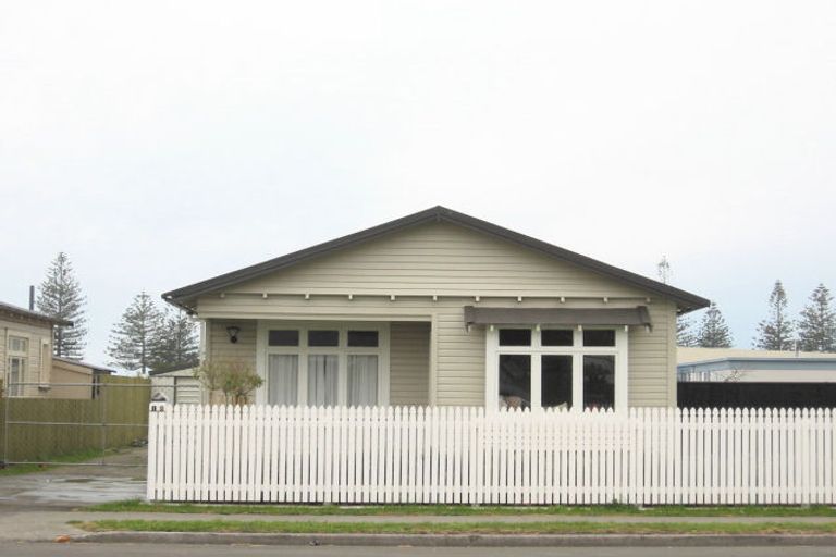 Photo of property in 16 Chambers Street, Te Awa, Napier, 4110