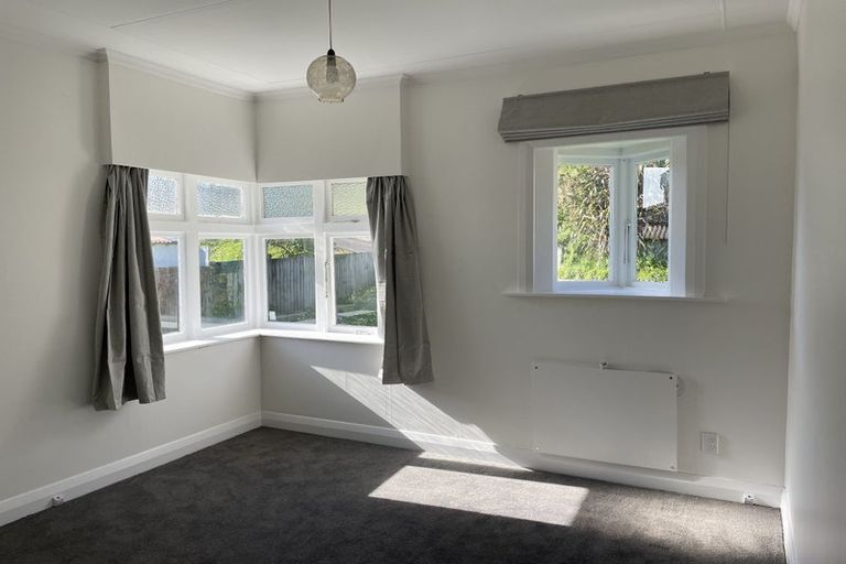 Photo of property in 10 Lonsdale Crescent, Rongotai, Wellington, 6022