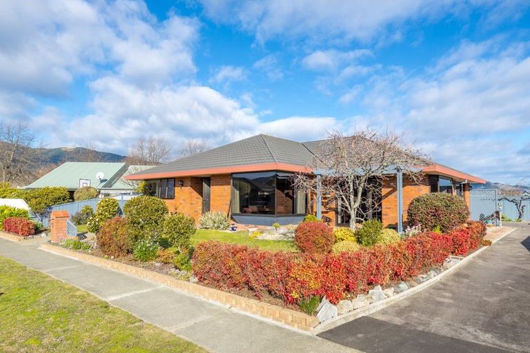 Photo of property in 3 Stead Crescent, Stoke, Nelson, 7011