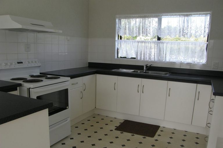 Photo of property in 2/12 Millen Avenue, Pakuranga, Auckland, 2010