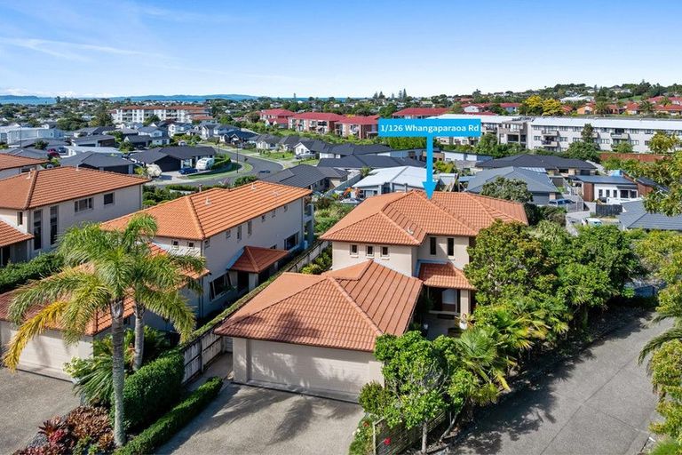 Photo of property in 1/126 Whangaparaoa Road, Red Beach, 0932