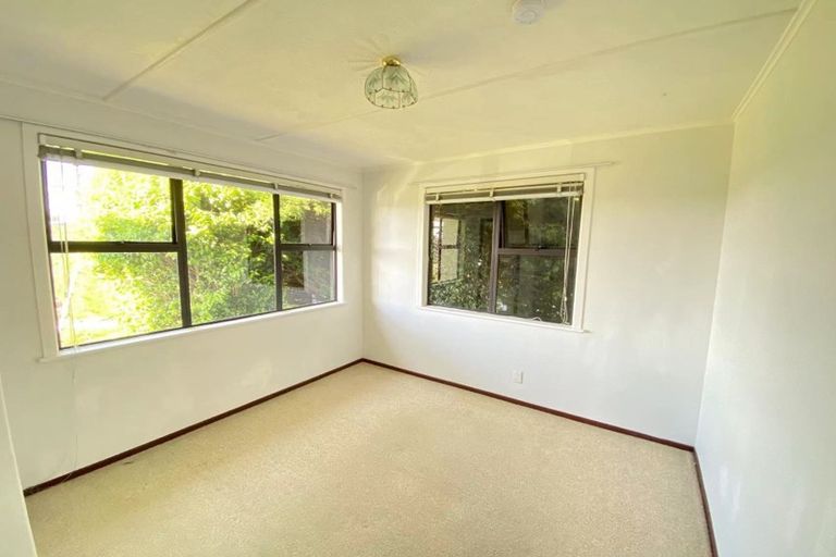 Photo of property in 24 School Road, Te Atatu South, Auckland, 0610