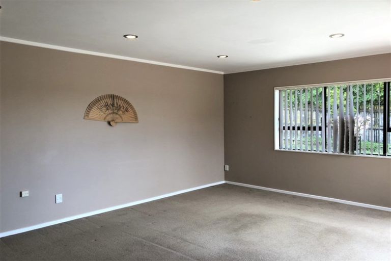 Photo of property in 1/32 Eastridge Court, Northpark, Auckland, 2013