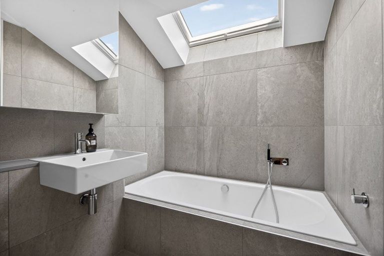 Photo of property in 1/61 Eely Point Road, Wanaka, 9305