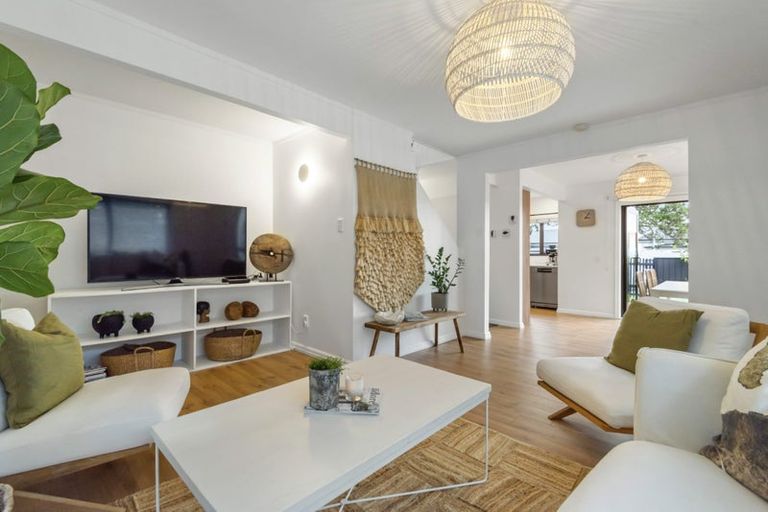 Photo of property in 1/92 Victoria Road, Devonport, Auckland, 0624