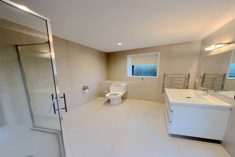 Photo of property in 1/55 Aberdeen Road, Castor Bay, Auckland, 0620