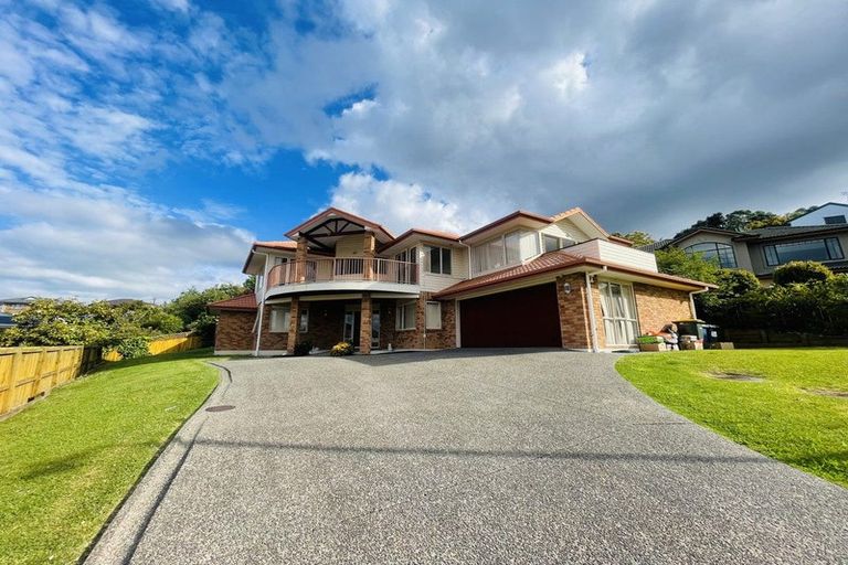 Photo of property in 10 Bonnard Place, West Harbour, Auckland, 0618