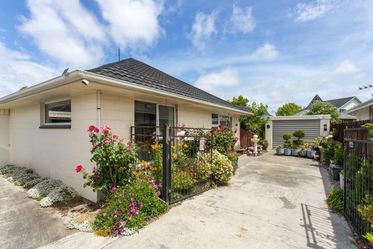 Photo of property in 2/9 Omega Place, Casebrook, Christchurch, 8051