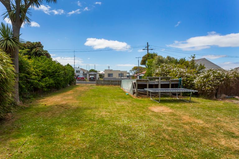 Photo of property in 1084 Brighton Road, Brighton, Dunedin, 9035