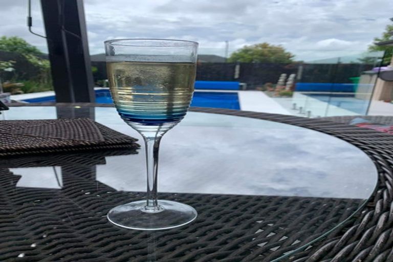 Photo of property in 4 Bellamont Street, Kumeu, 0810