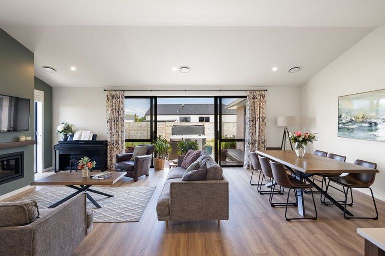 Photo of property in 39 Sunline Drive, Leamington, Cambridge, 3432