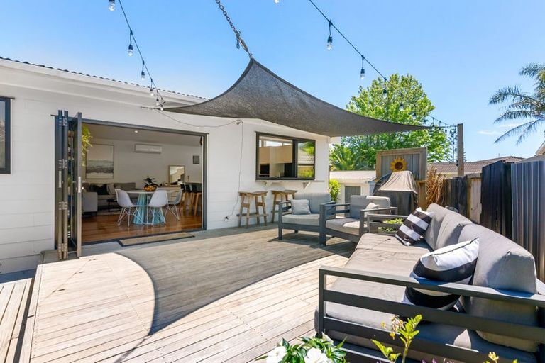 Photo of property in 30 Fairdale Place, Birkdale, Auckland, 0626