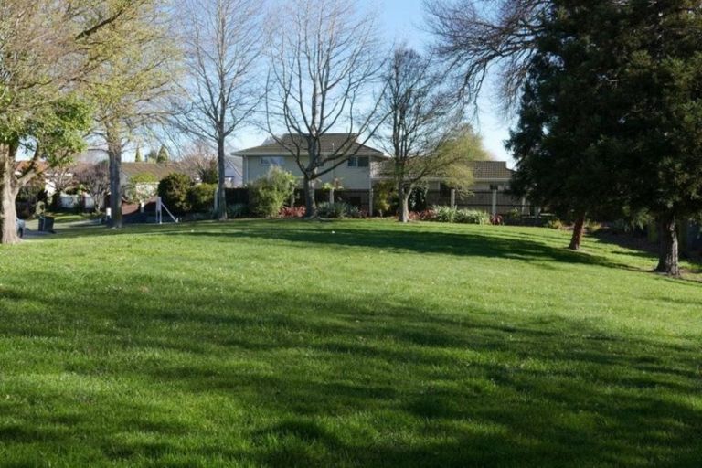 Photo of property in 2/8 James Condon Place, Redwood, Christchurch, 8051