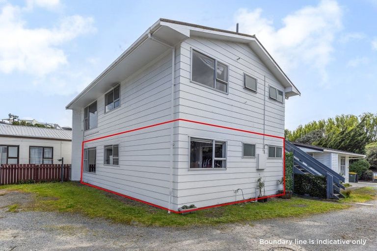 Photo of property in 2/3 School Road, Plimmerton, Porirua, 5026