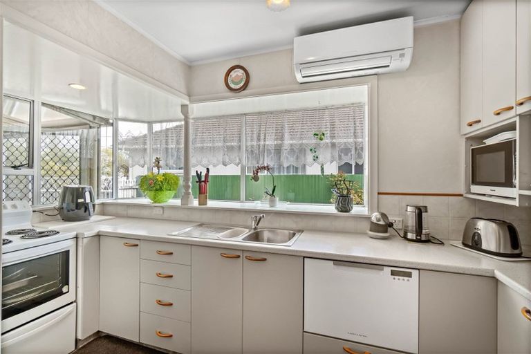 Photo of property in 7 Brockenhurst Street, Aranui, Christchurch, 8061