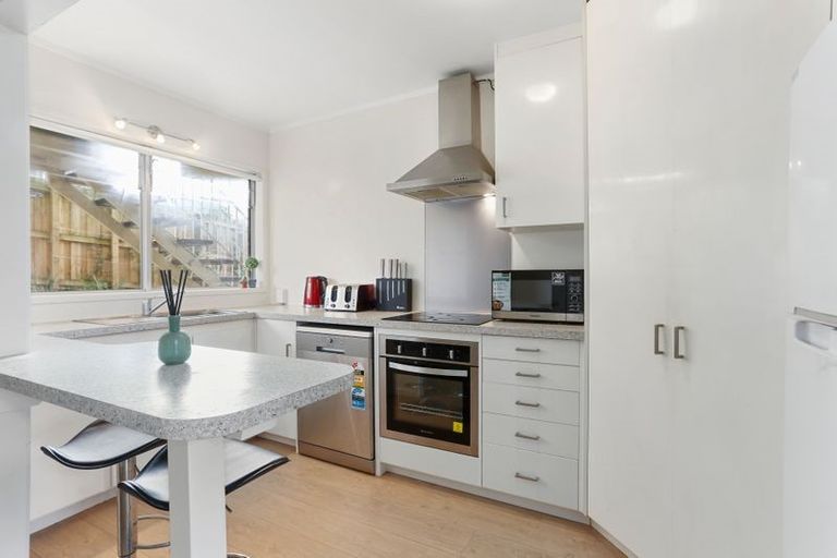 Photo of property in 2/23b Hillsborough Road, Hillsborough, Auckland, 1042