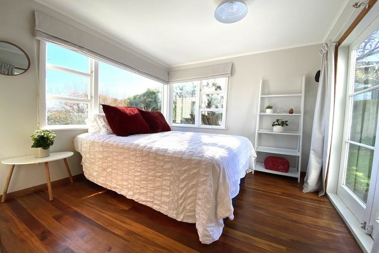 Photo of property in 1/15 Tio Tio Road, Miramar, Wellington, 6022