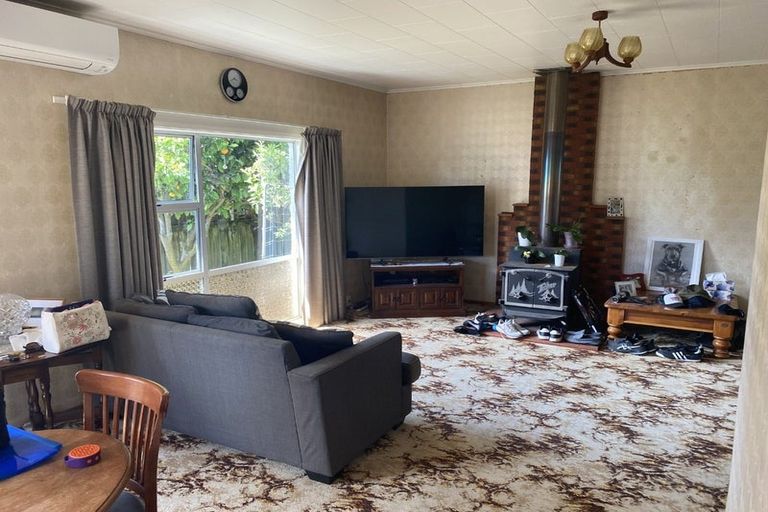 Photo of property in 330 Mangorei Road, Merrilands, New Plymouth, 4312