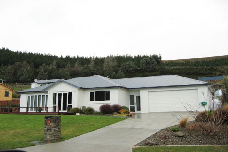 Photo of property in 64 Shields Street, Clyde, 9330