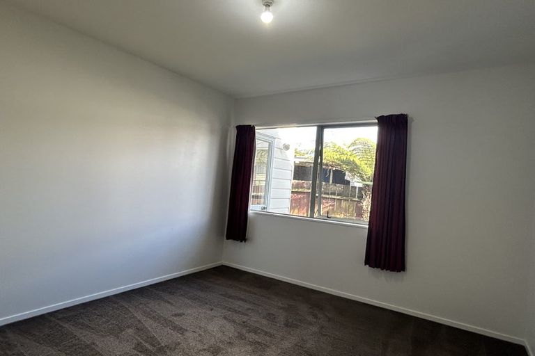 Photo of property in 79a Godley Road, Green Bay, Auckland, 0604