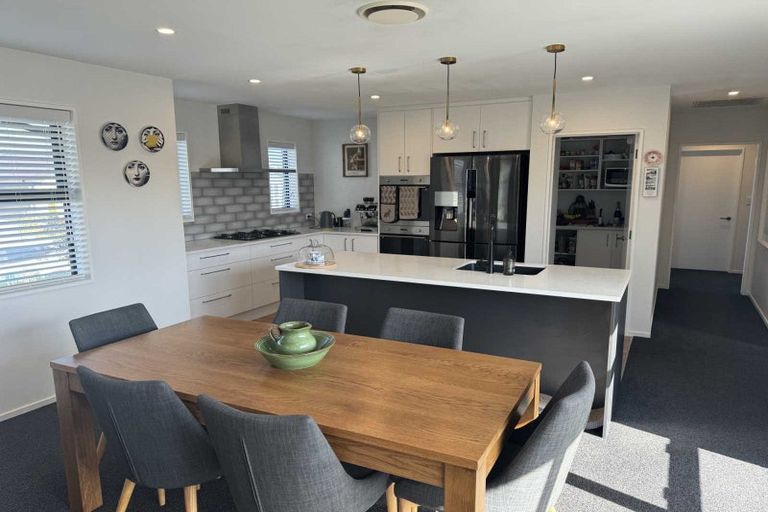 Photo of property in 28 Highgate Drive, Rangiora, 7400