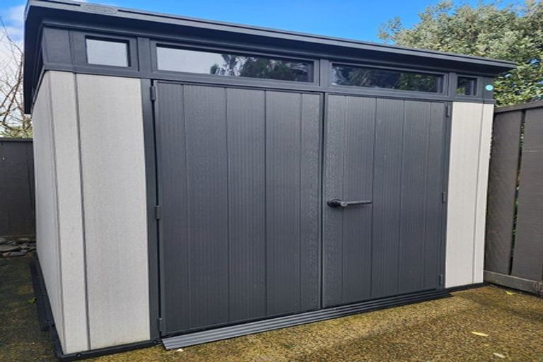 Photo of property in 102 Wiseley Road, West Harbour, Auckland, 0618