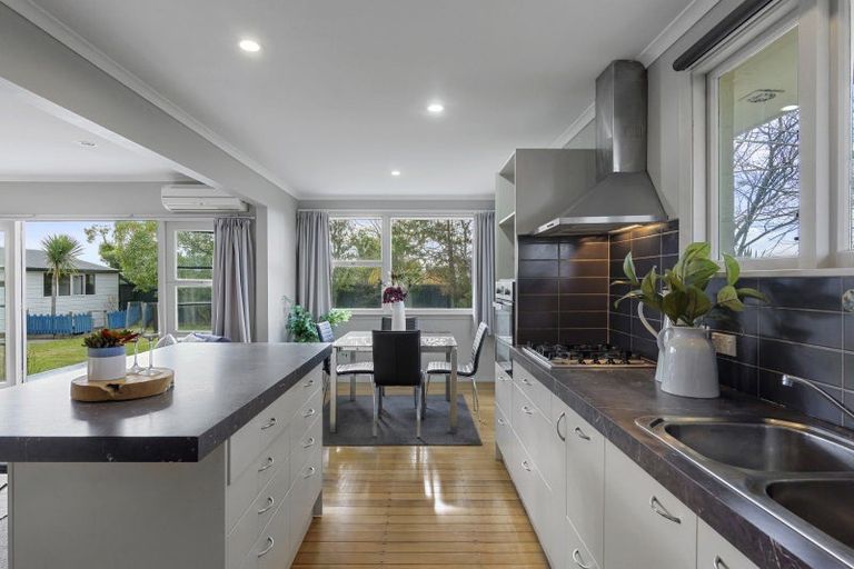 Photo of property in 19 Esk Place, Aranui, Christchurch, 8061